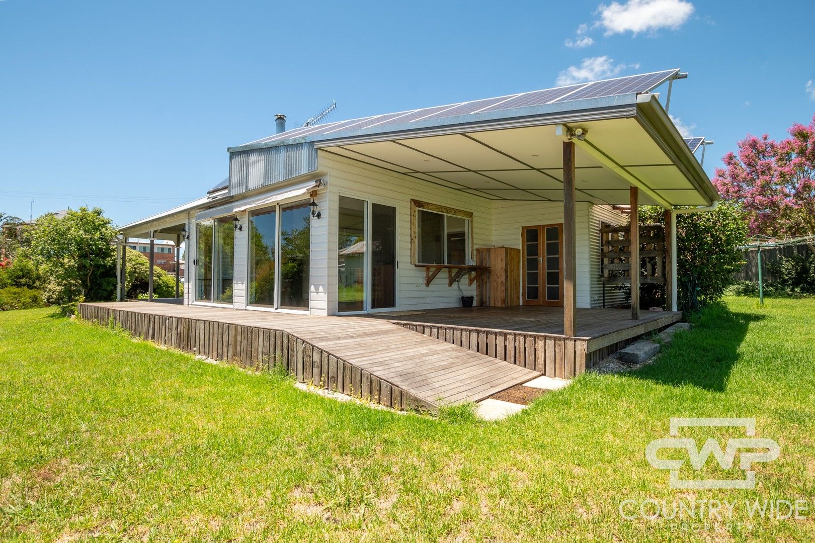 4 bedrooms House in 124 Macquarie Street GLEN INNES NSW, 2370