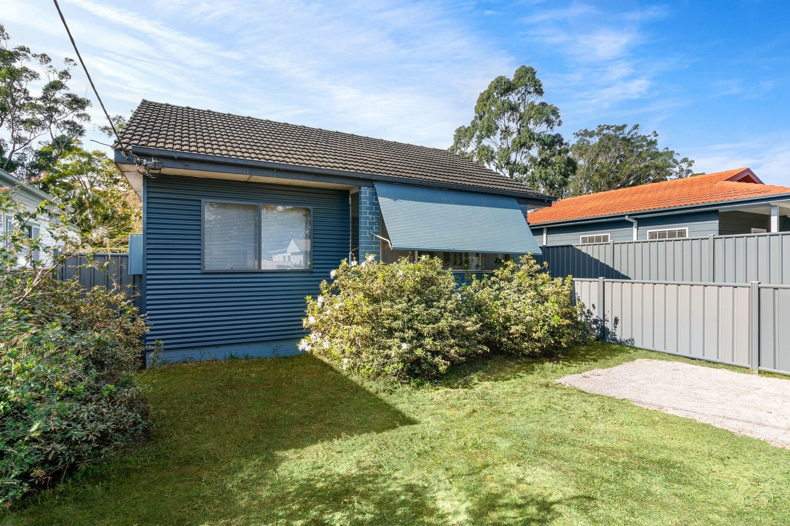 1 bedrooms House in 10 Trafalgar Avenue WOY WOY NSW, 2256