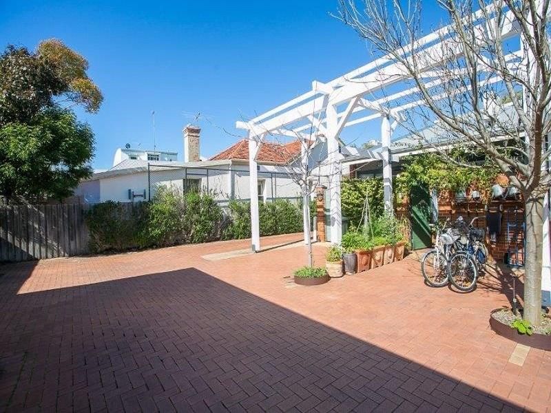 7/22a Russell Street, Fremantle WA 6160, Image 2