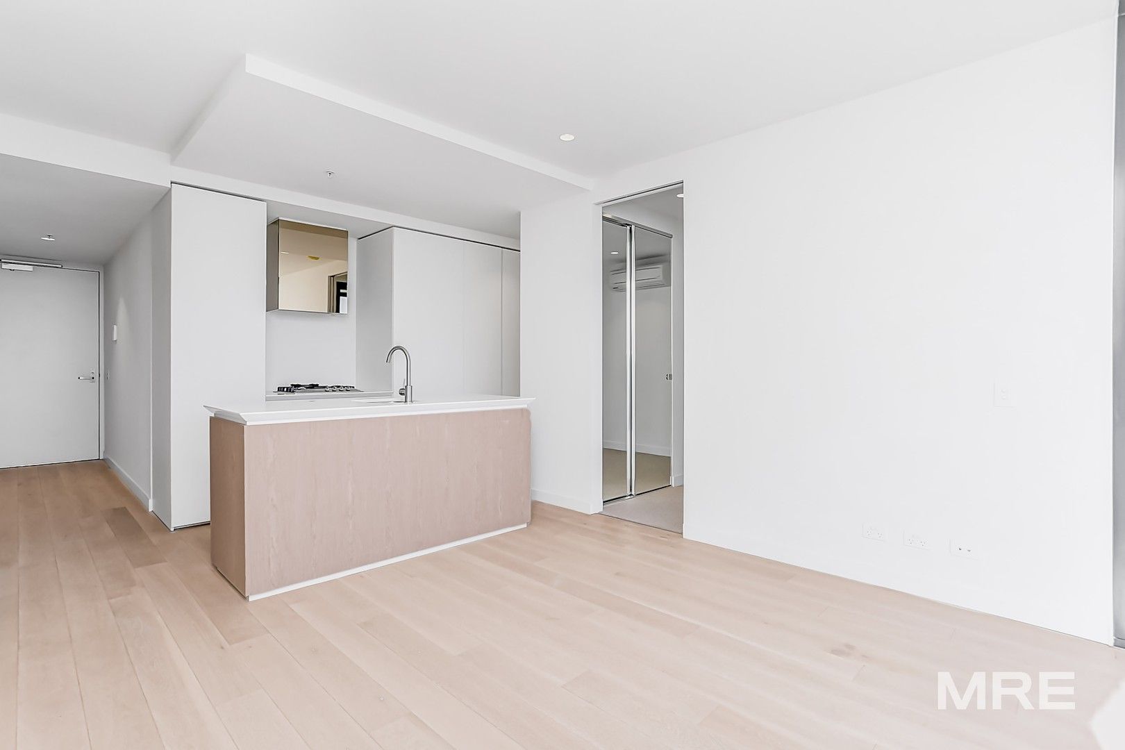 2 bedrooms Apartment / Unit / Flat in 4005/135 A'Beckett Street MELBOURNE VIC, 3000