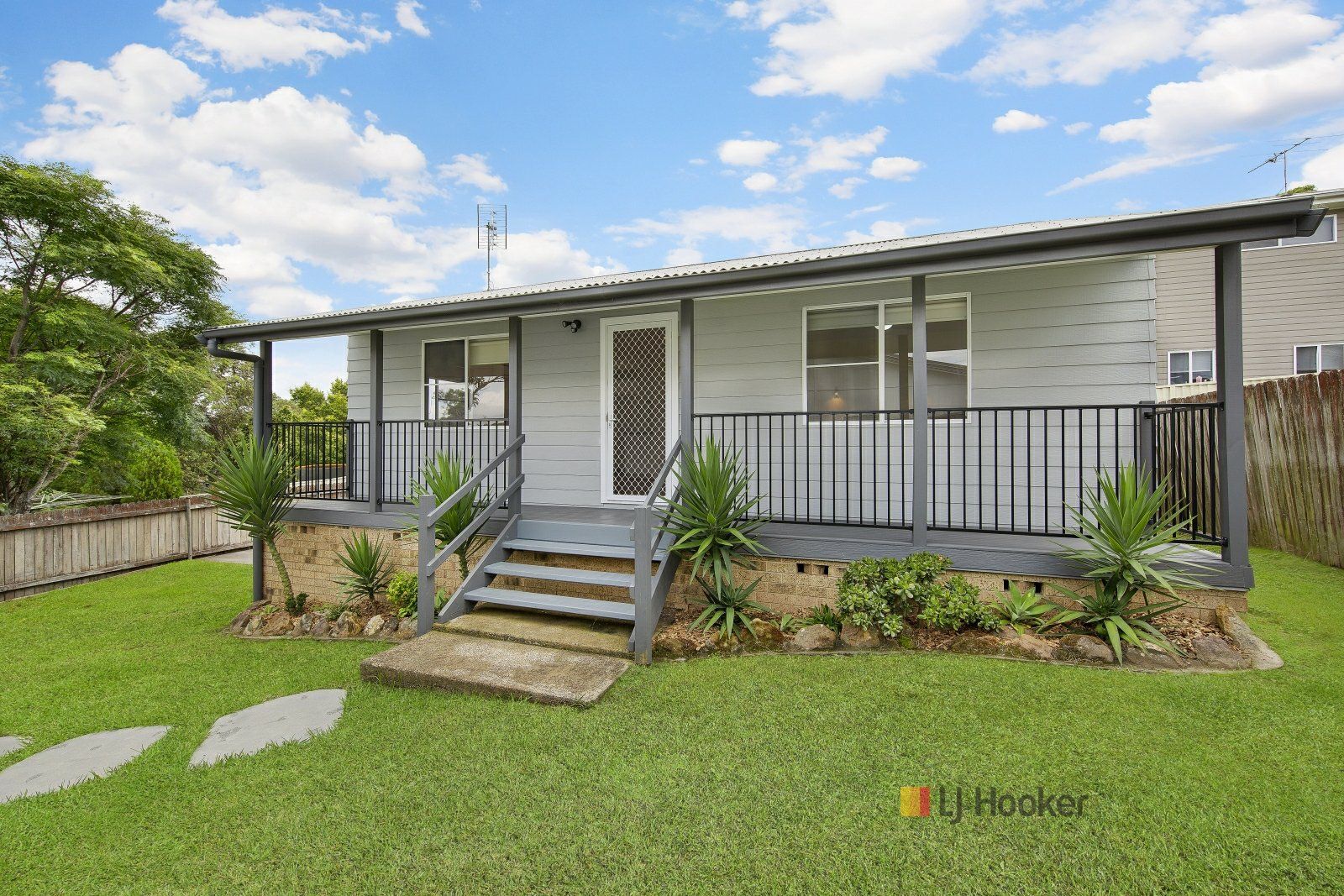 12 Kevin Street, Mannering Park NSW 2259