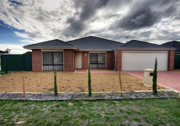 1 Camellia Loop, Forrestfield WA 6058