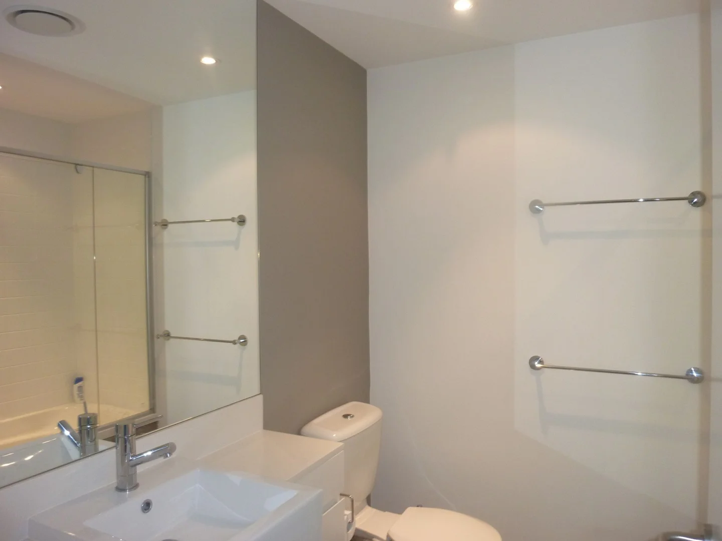 Additional image 5 of Southport QLD 4215