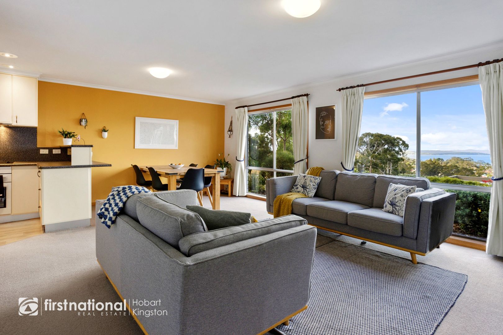 1/32 Pearl Place, Blackmans Bay TAS 7052, Image 2