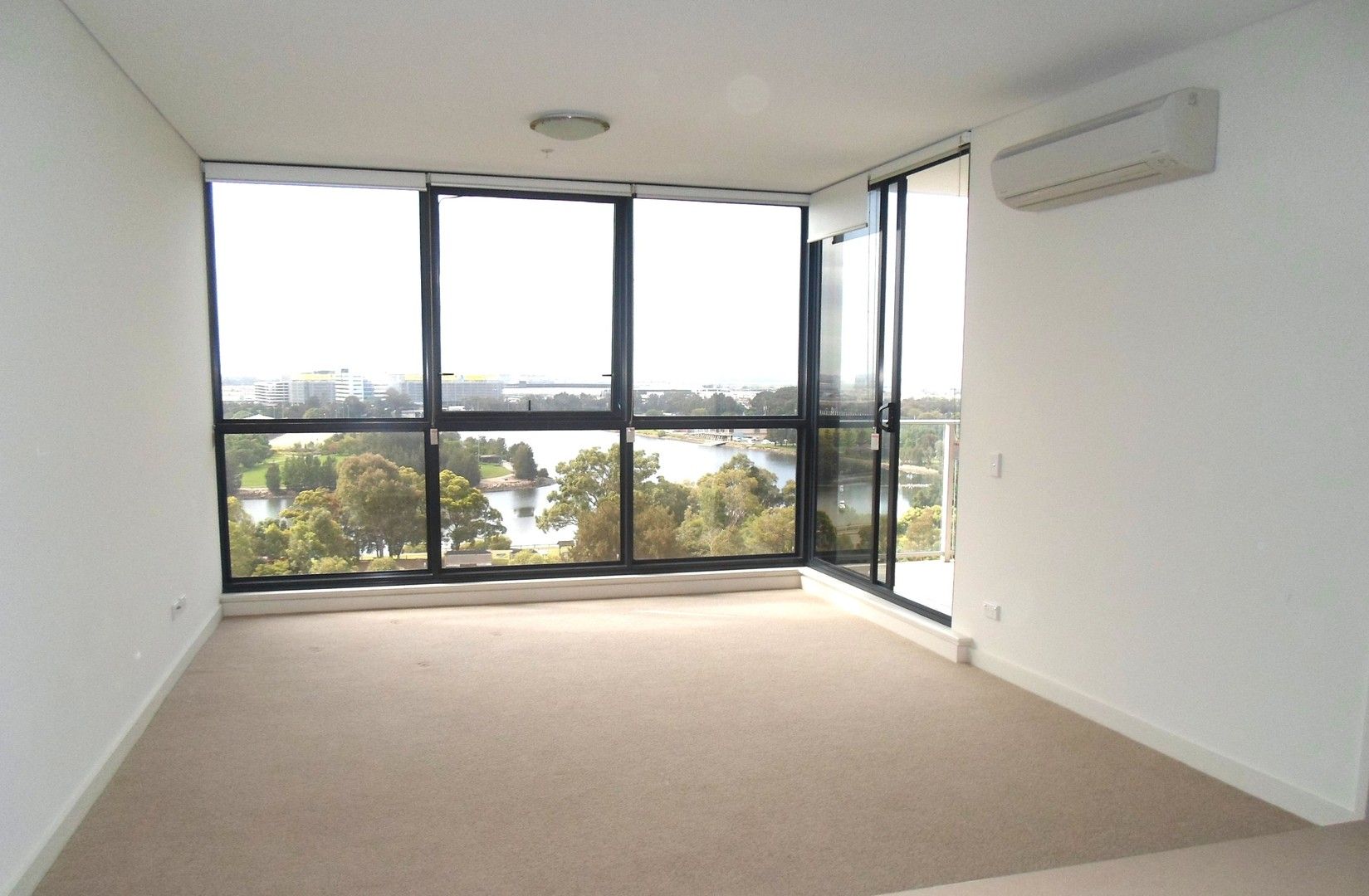 1 bedrooms Apartment / Unit / Flat in 1004/12 Brodie Spark Drive WOLLI CREEK NSW, 2205