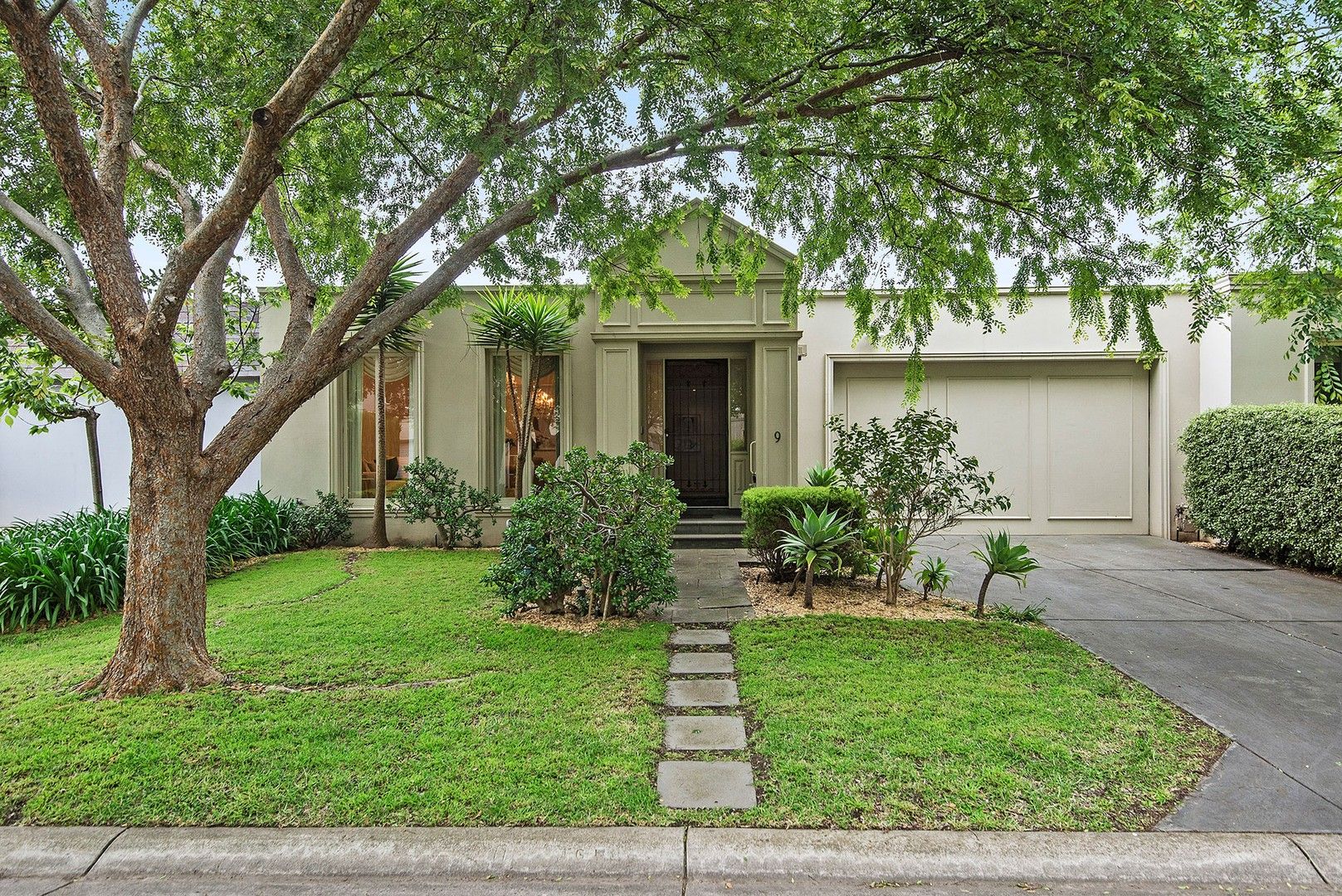 Sold 9 Sheridan Court Brighton VIC 3186 on 03 Dec 2022 2018180792