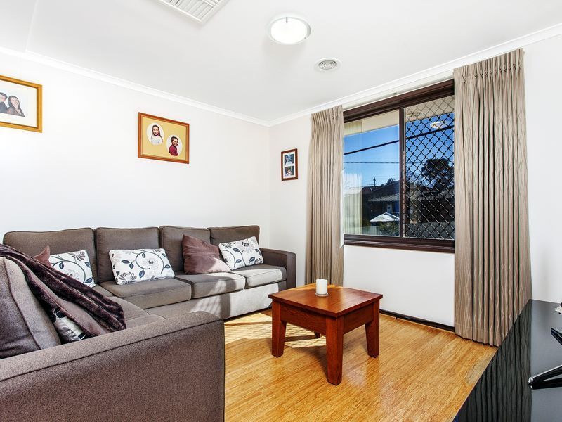 5 Baracchi Crescent, Giralang ACT 2617, Image 2