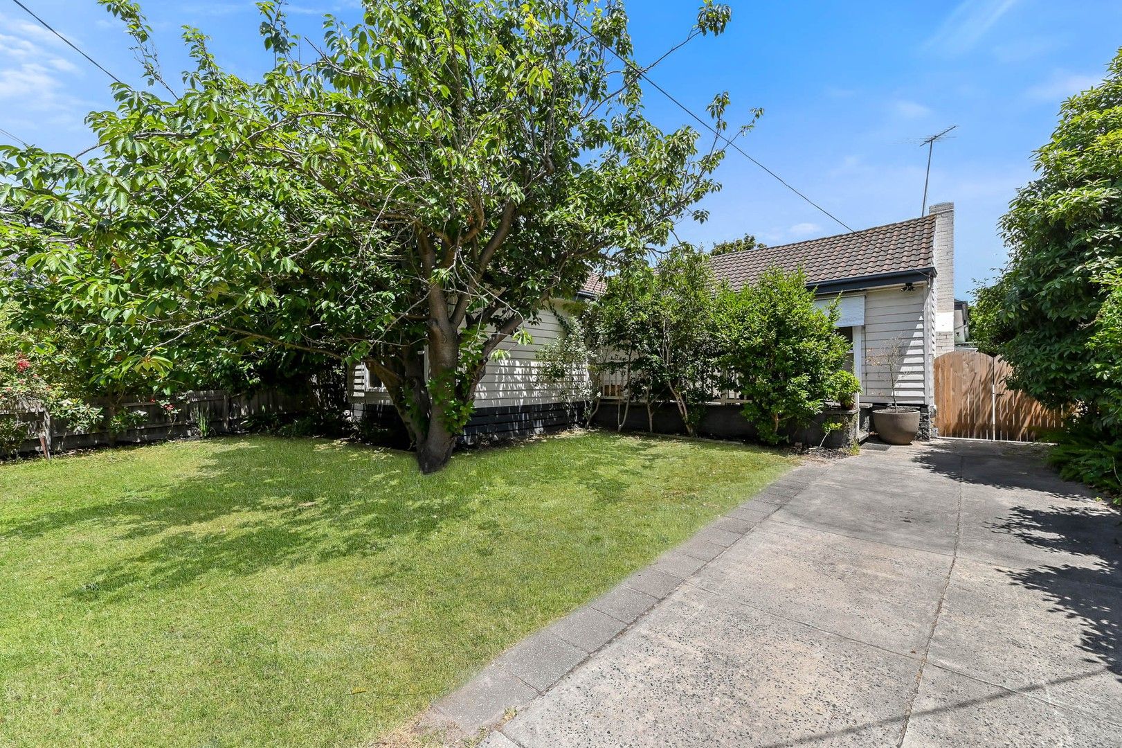 15 Bakers Road, Oakleigh South VIC 3167 House For Rent 890 Domain