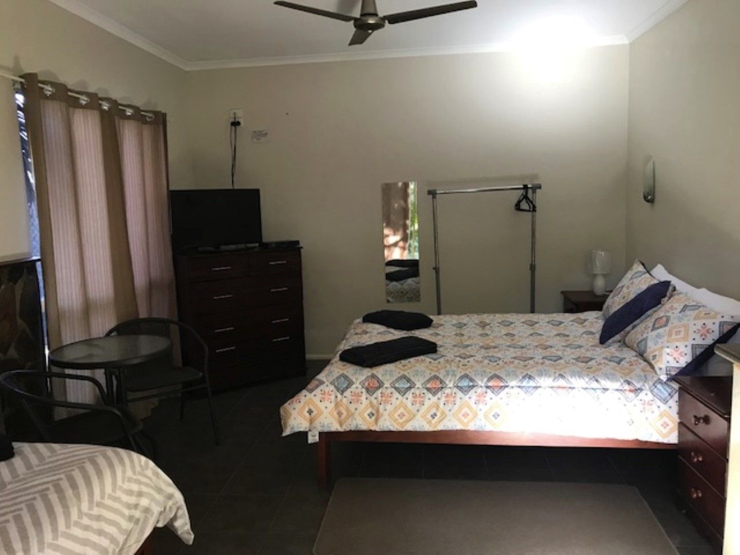 Unit 1/23 Keilambete Rd, Anakie Siding QLD 4702, Image 2