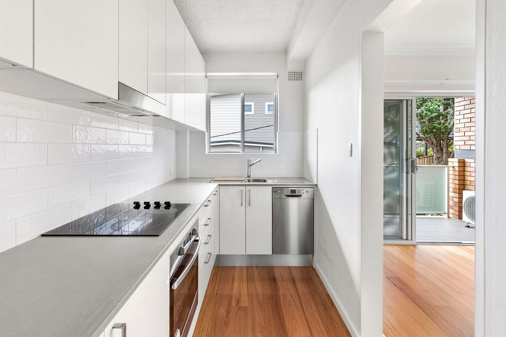 2 bedrooms Apartment / Unit / Flat in 4/9 Ronald Avenue FRESHWATER NSW, 2096