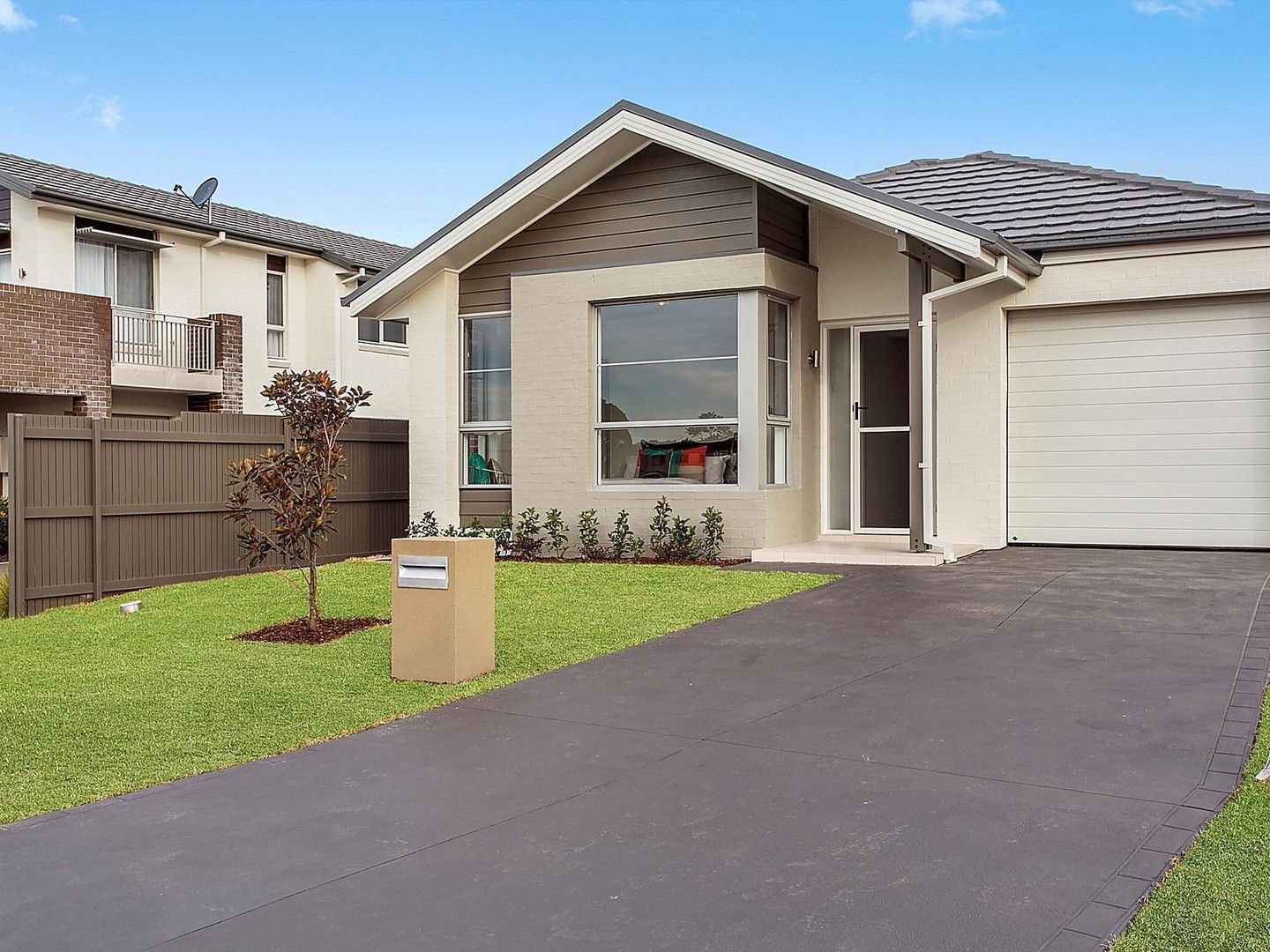 4 bedrooms House in 16 Vidal Street ELIZABETH HILLS NSW, 2171