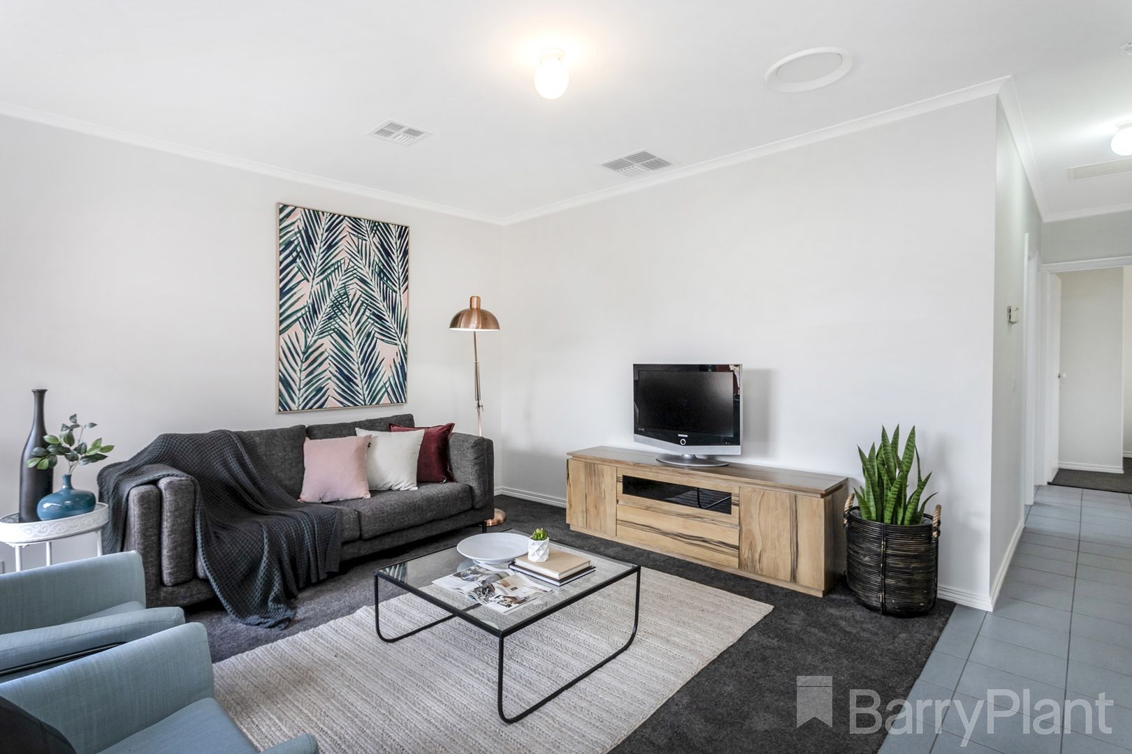 2/3 Waratah Avenue, Tullamarine VIC 3043, Image 2