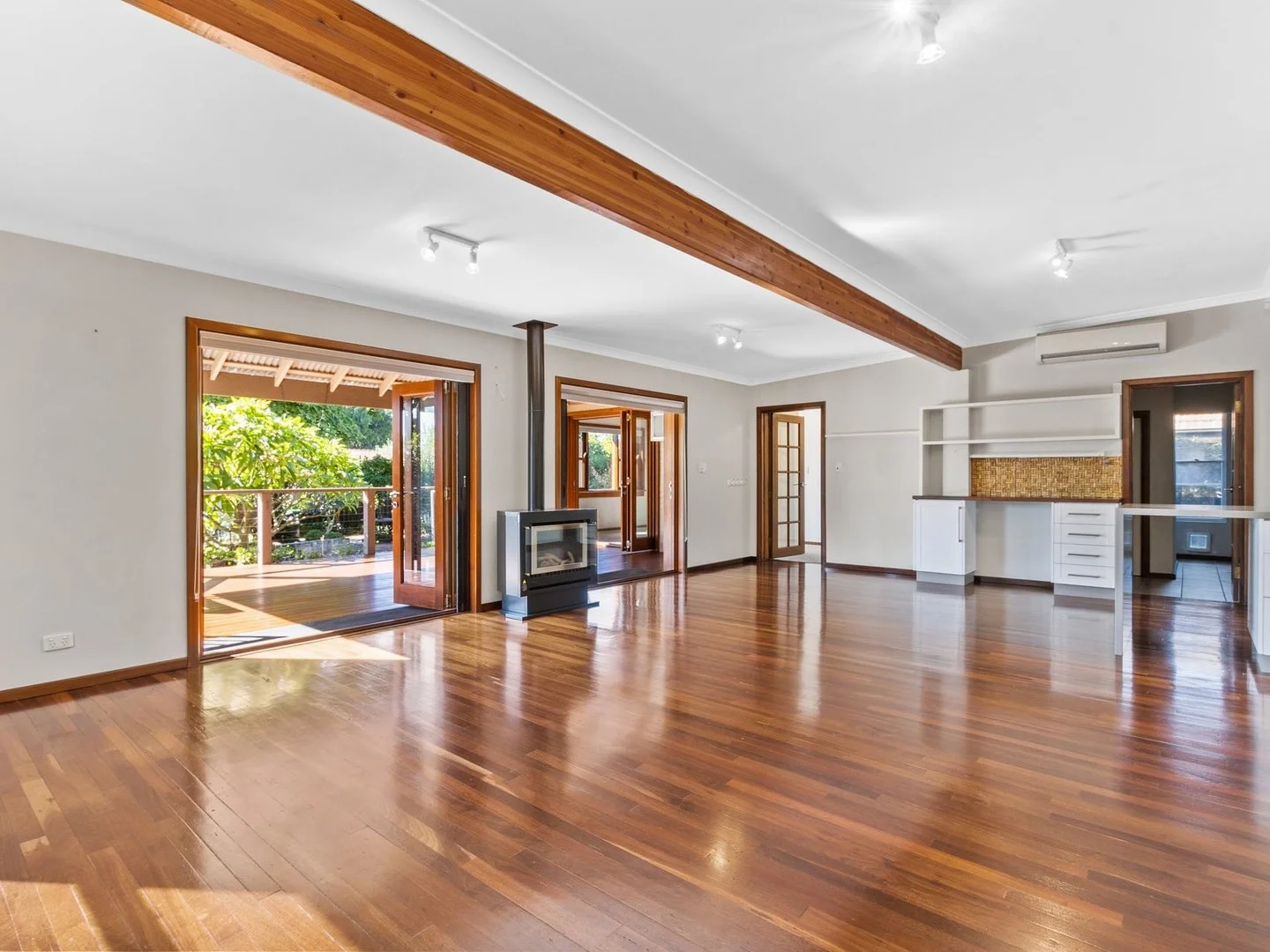 32 Upton Street, St James WA 6102