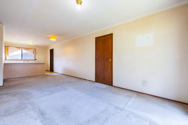 2/11 Gladys Street Labrador 4215 - Image 6