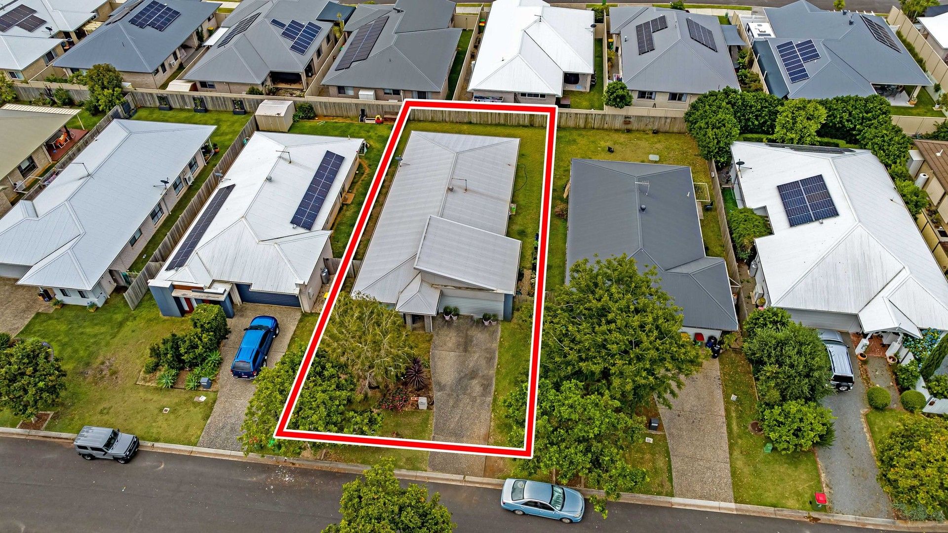 4 bedrooms House in 28 Maree Place REDLAND BAY QLD, 4165