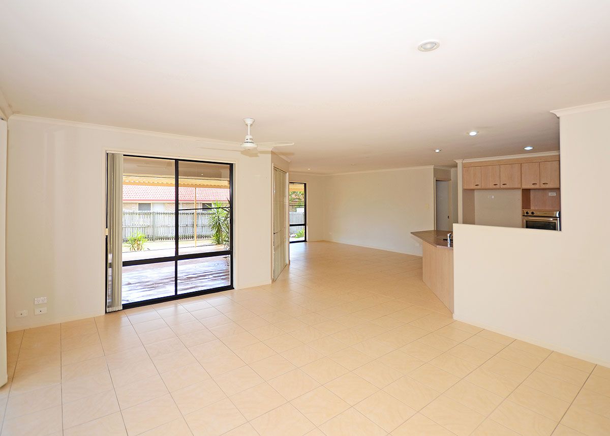 42 Heather Way, Urraween QLD 4655, Image 2