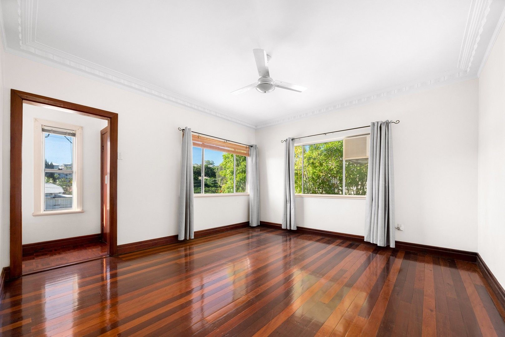 2 bedrooms House in 15 Greens Road COORPAROO QLD, 4151