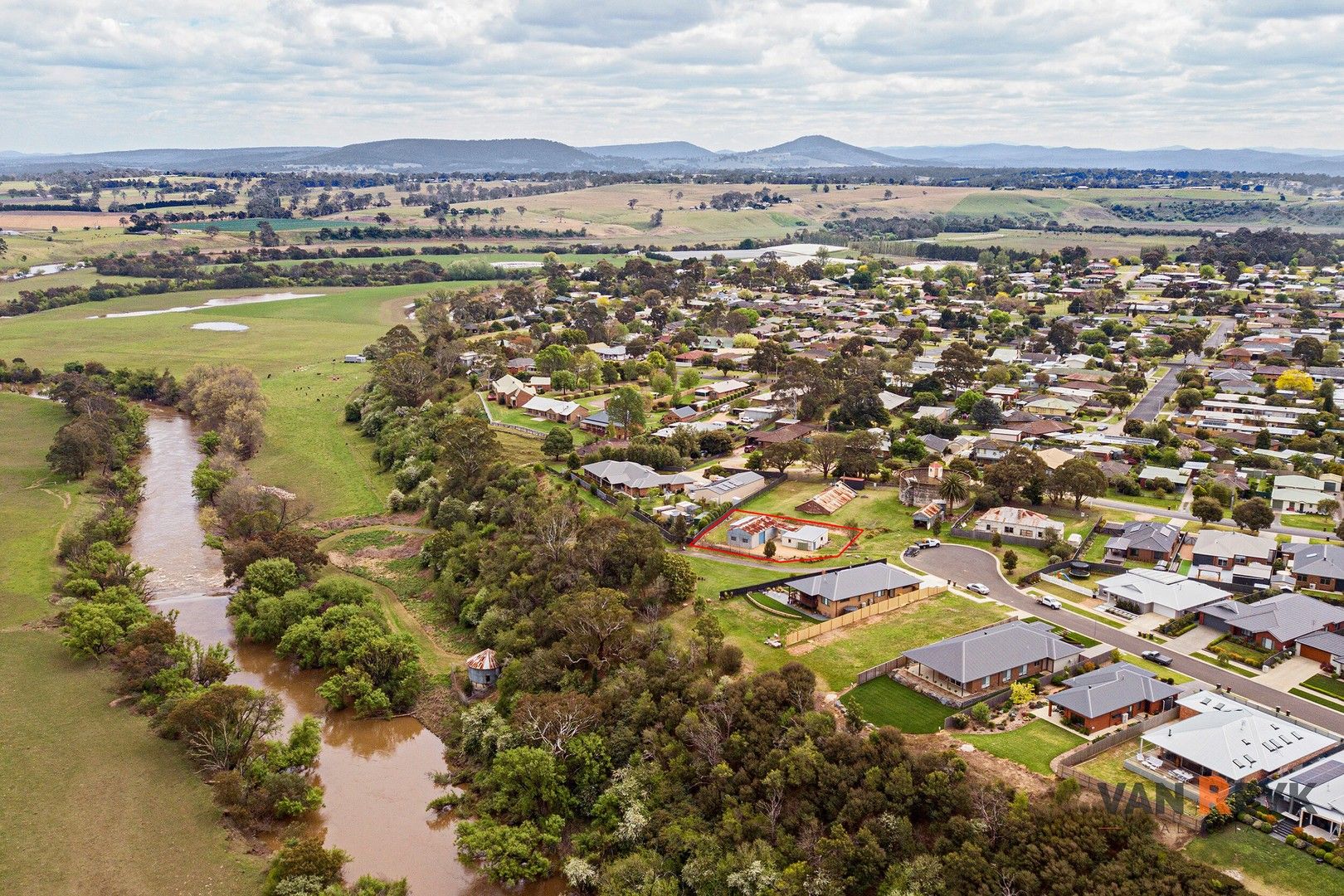 Lot 4/27 Monash Terrace, Bairnsdale VIC 3875, Image 0