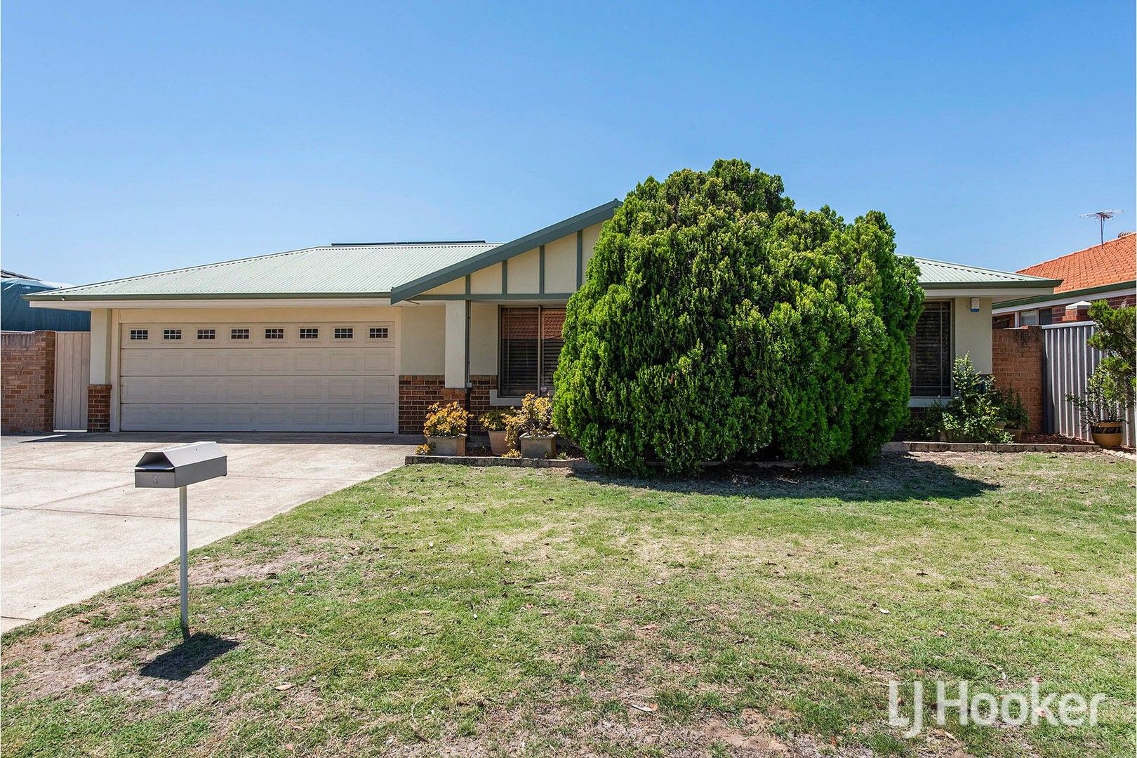 4 bedrooms House in 3 Rossell Place ATWELL WA, 6164