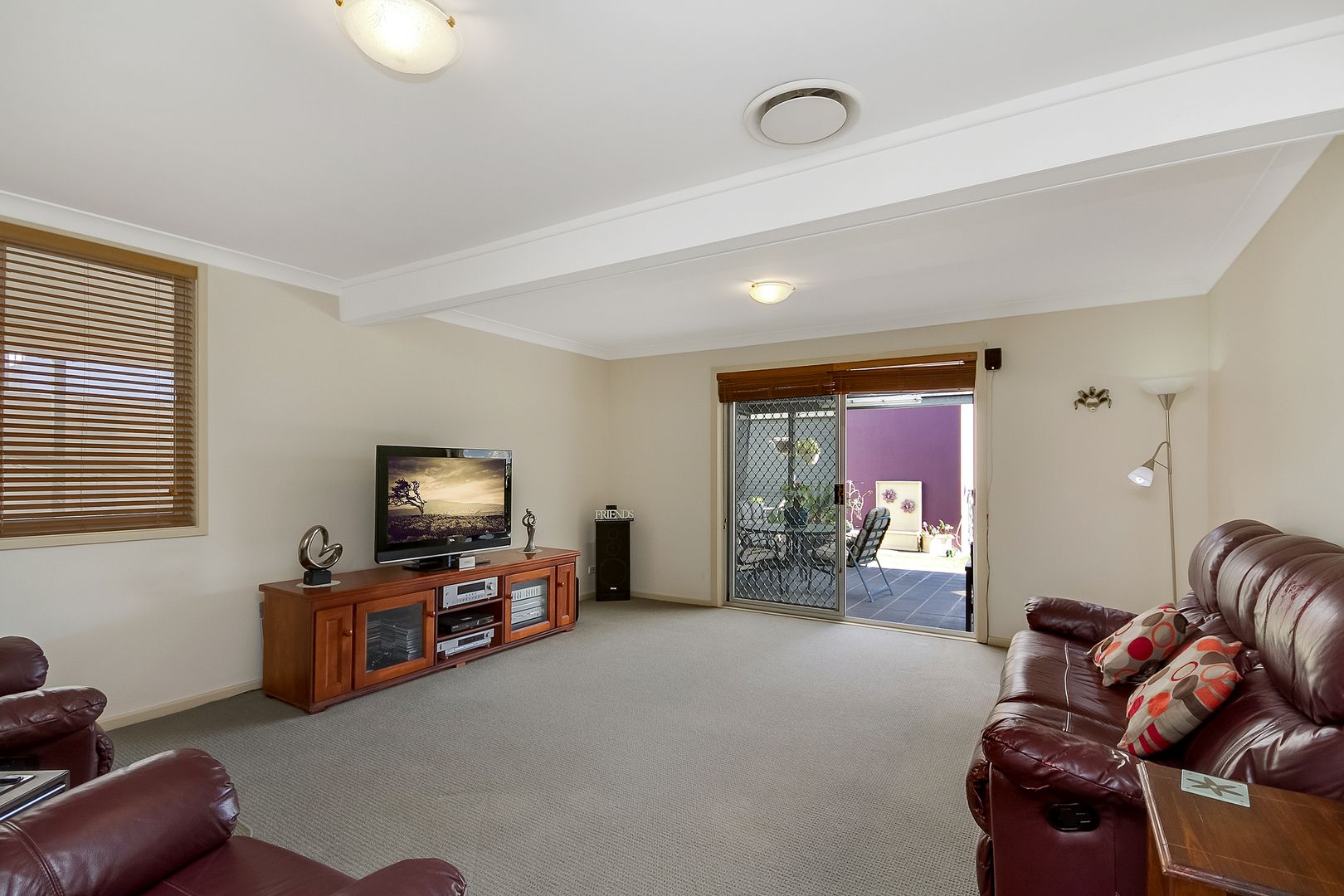 3 St Johns Drive, Croudace Bay NSW 2280, Image 2