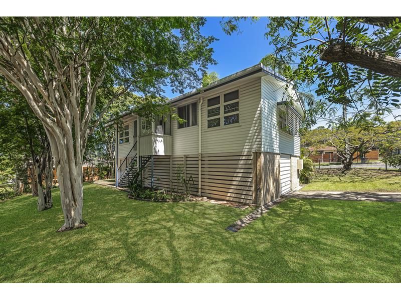 72 Woomera Cres, Southport QLD 4215 House For Rent 750 Domain