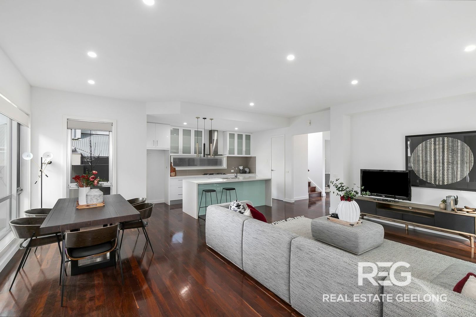 1/16 Nicholas Street, Newtown Property History & Address Research