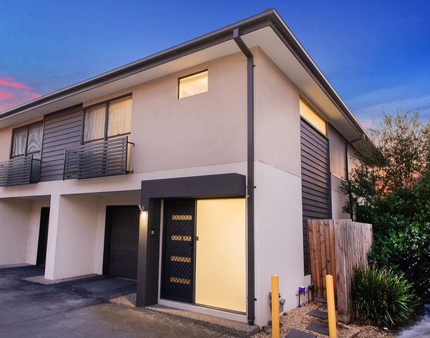 2 Nebula Lane, Cranbourne East VIC 3977