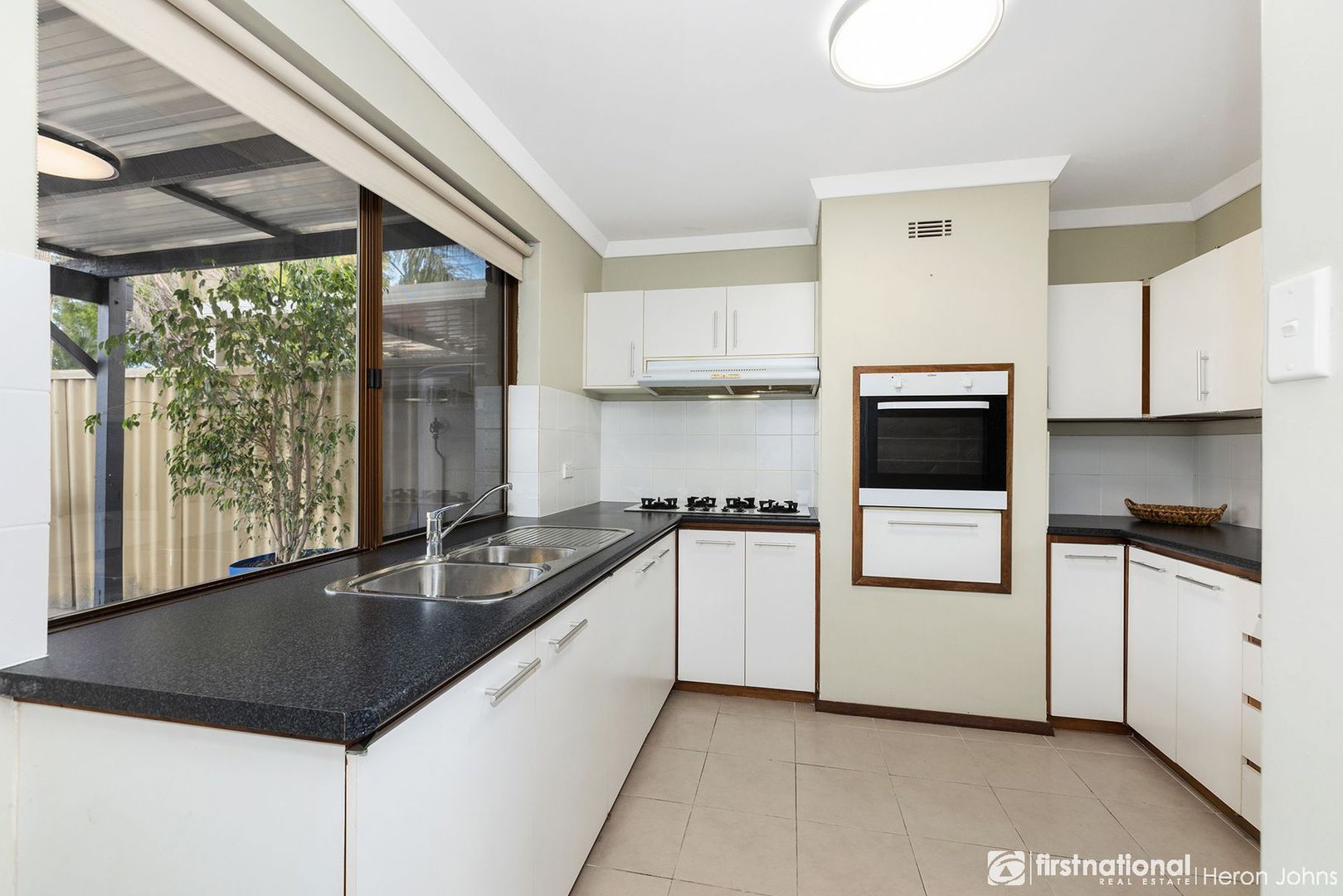 6/21 Copperwaite Road, Kardinya WA 6163, Image 2