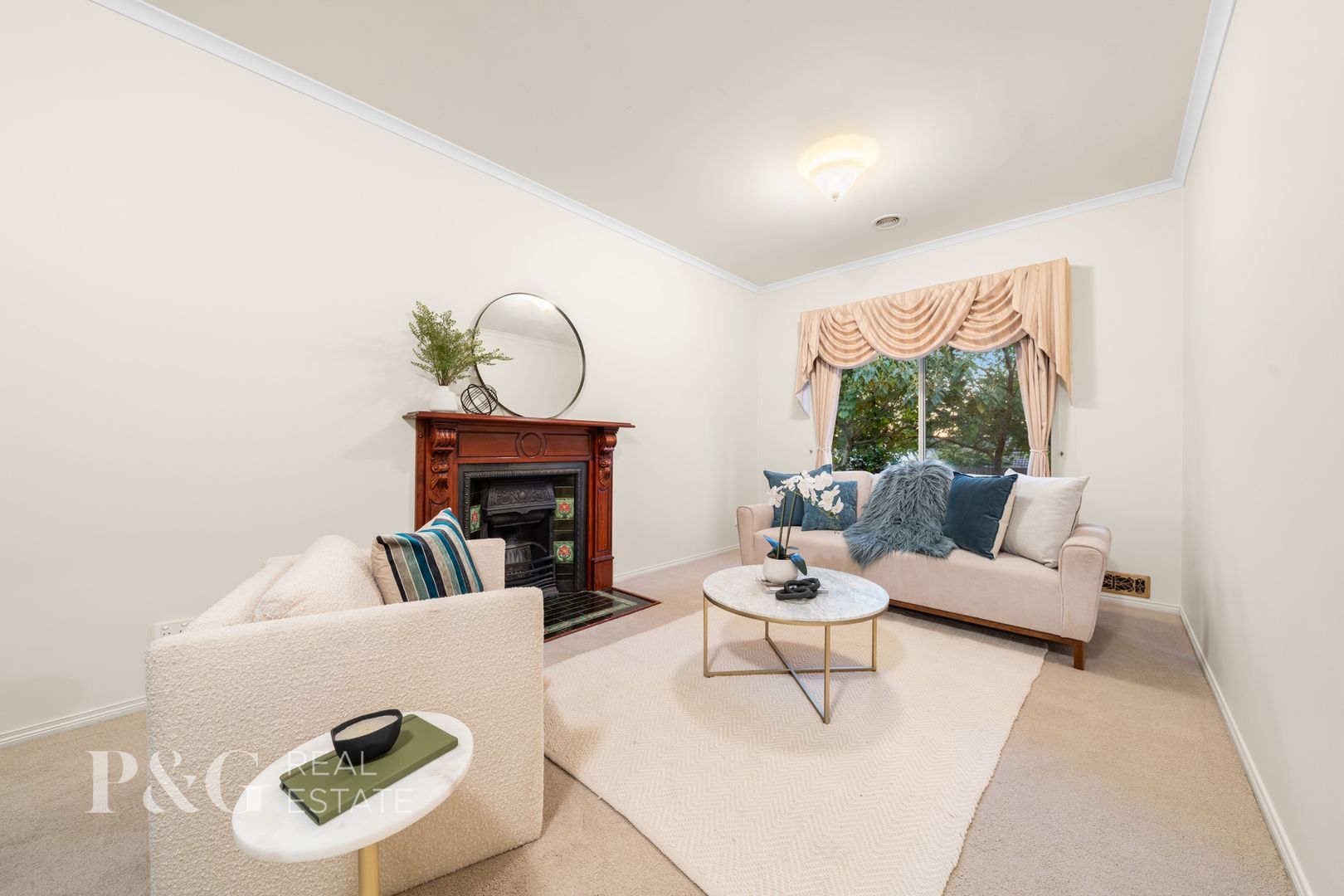 14 Dorchester Drive, Narre Warren South VIC 3805, Image 2