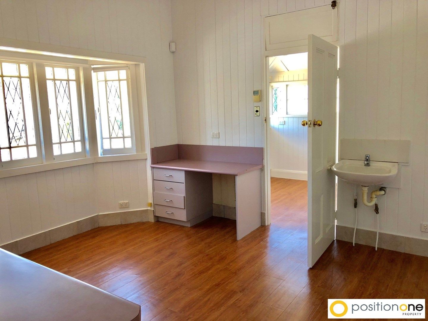 5 bedrooms House in 2a/15 Munro Street AUCHENFLOWER QLD, 4066