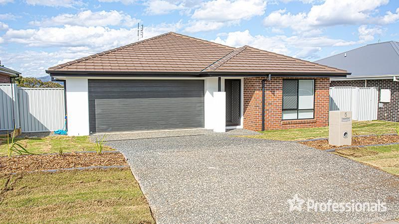 4 bedrooms House in 15 Palomino Close HILLVUE NSW, 2340