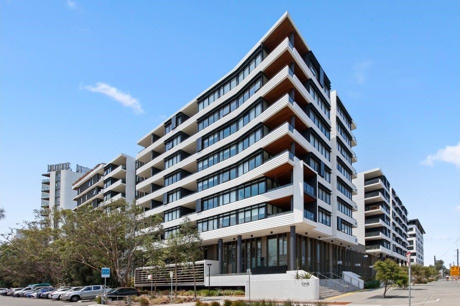 2 bedrooms Apartment / Unit / Flat in 206/1 Dune Walk WOOLOOWARE NSW, 2230