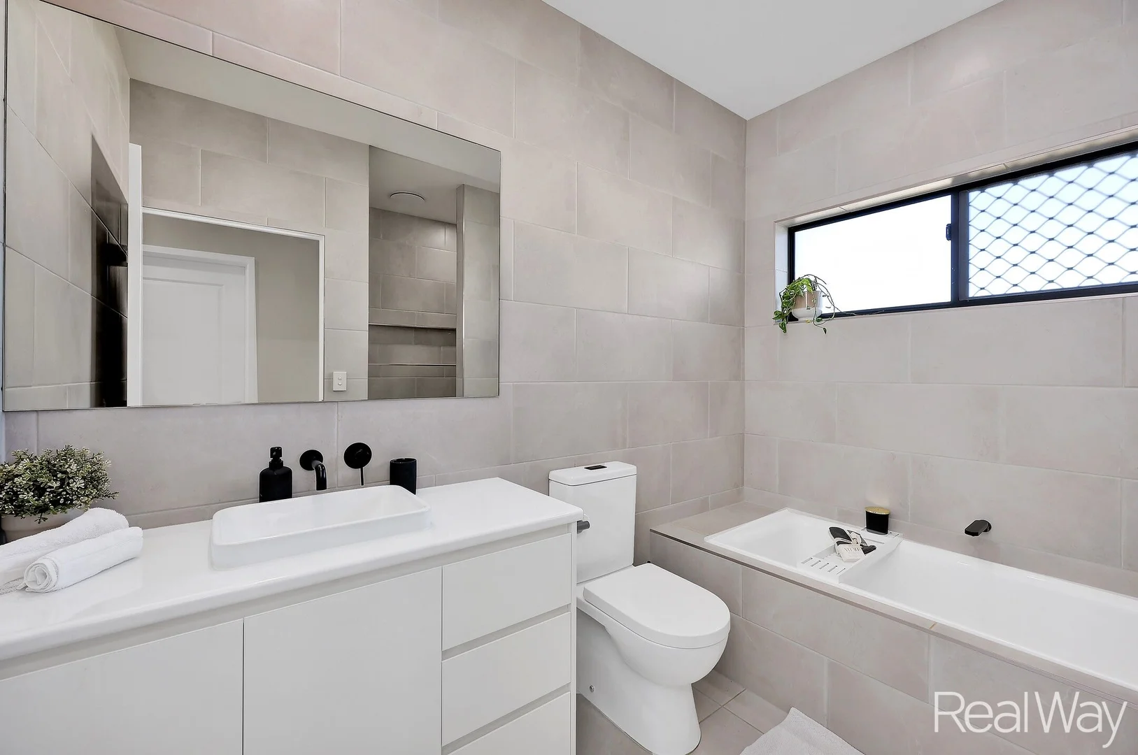 Additional image 26 of 1 Stapelton Avenue, Innes Park QLD 4670