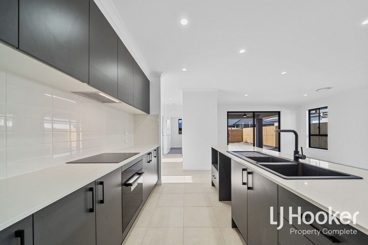 4 bedrooms House in 5 Bellenden Street YARRABILBA QLD, 4207