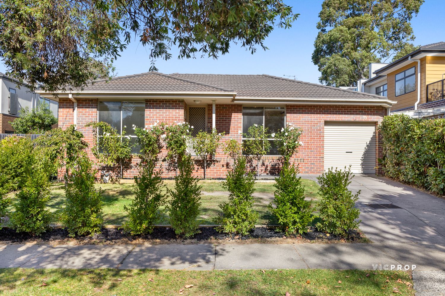 2 bedrooms Apartment / Unit / Flat in 1/16 Bambury Street BORONIA VIC, 3155