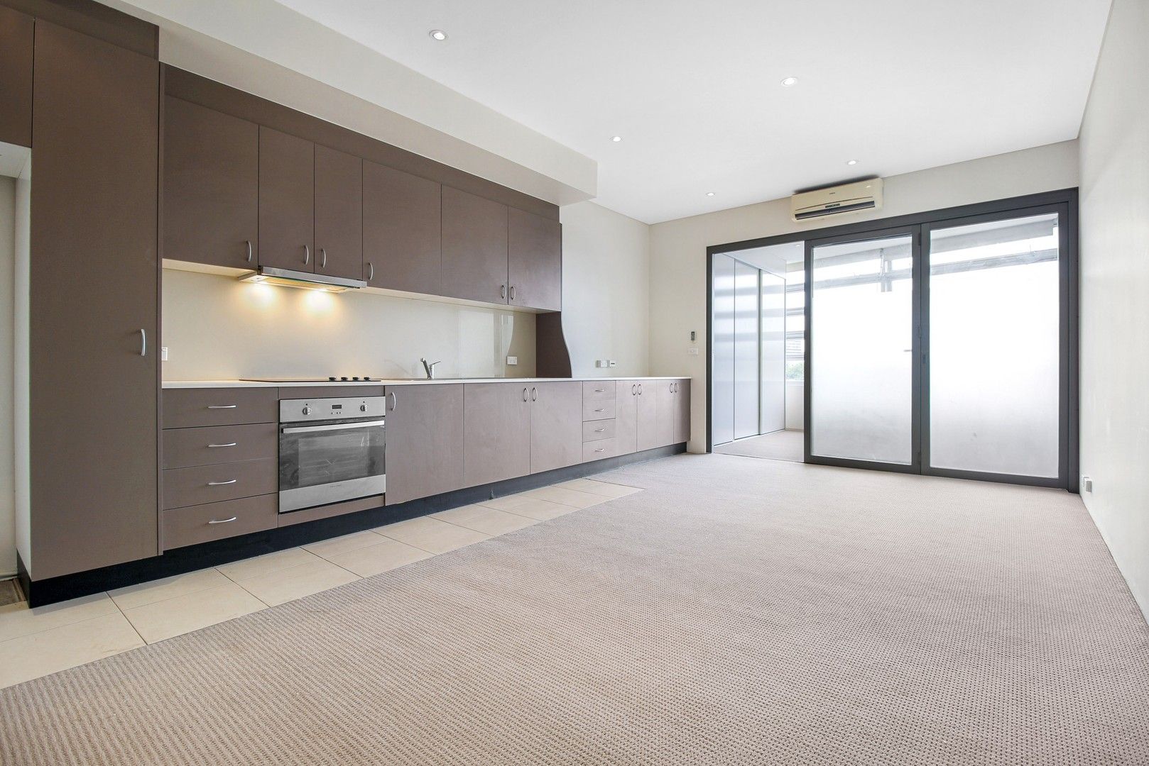 2 bedrooms Apartment / Unit / Flat in 15/54 Regent Street CHIPPENDALE NSW, 2008