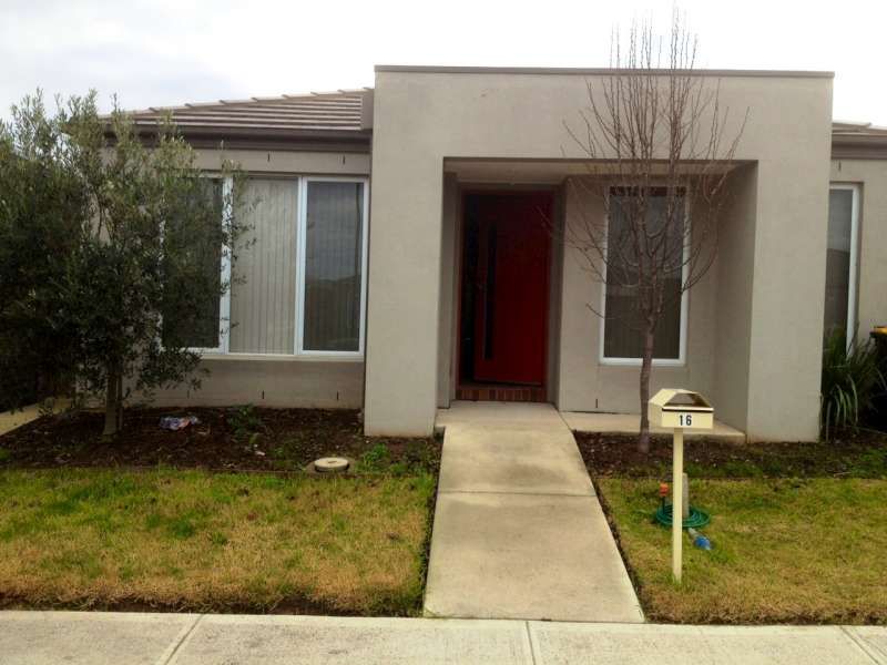 3 bedrooms House in 16 Bianca Boulevard TARNEIT VIC, 3029