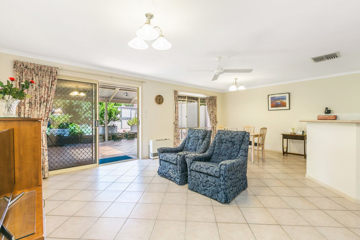 46 Kensington Street, Clovelly Park SA 5042, Image 2