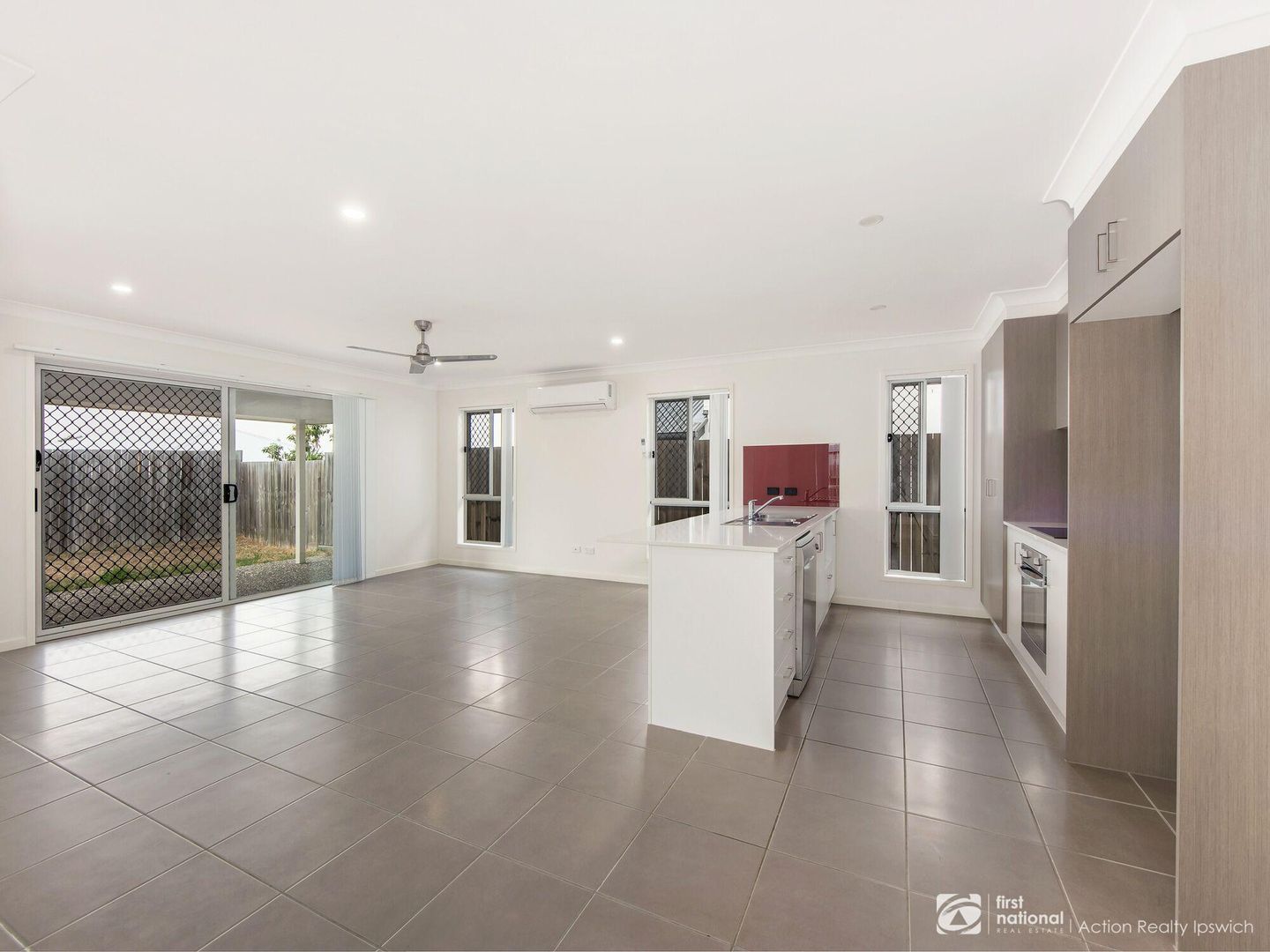 21 Lillypilly Drive, Ripley QLD 4306, Image 2