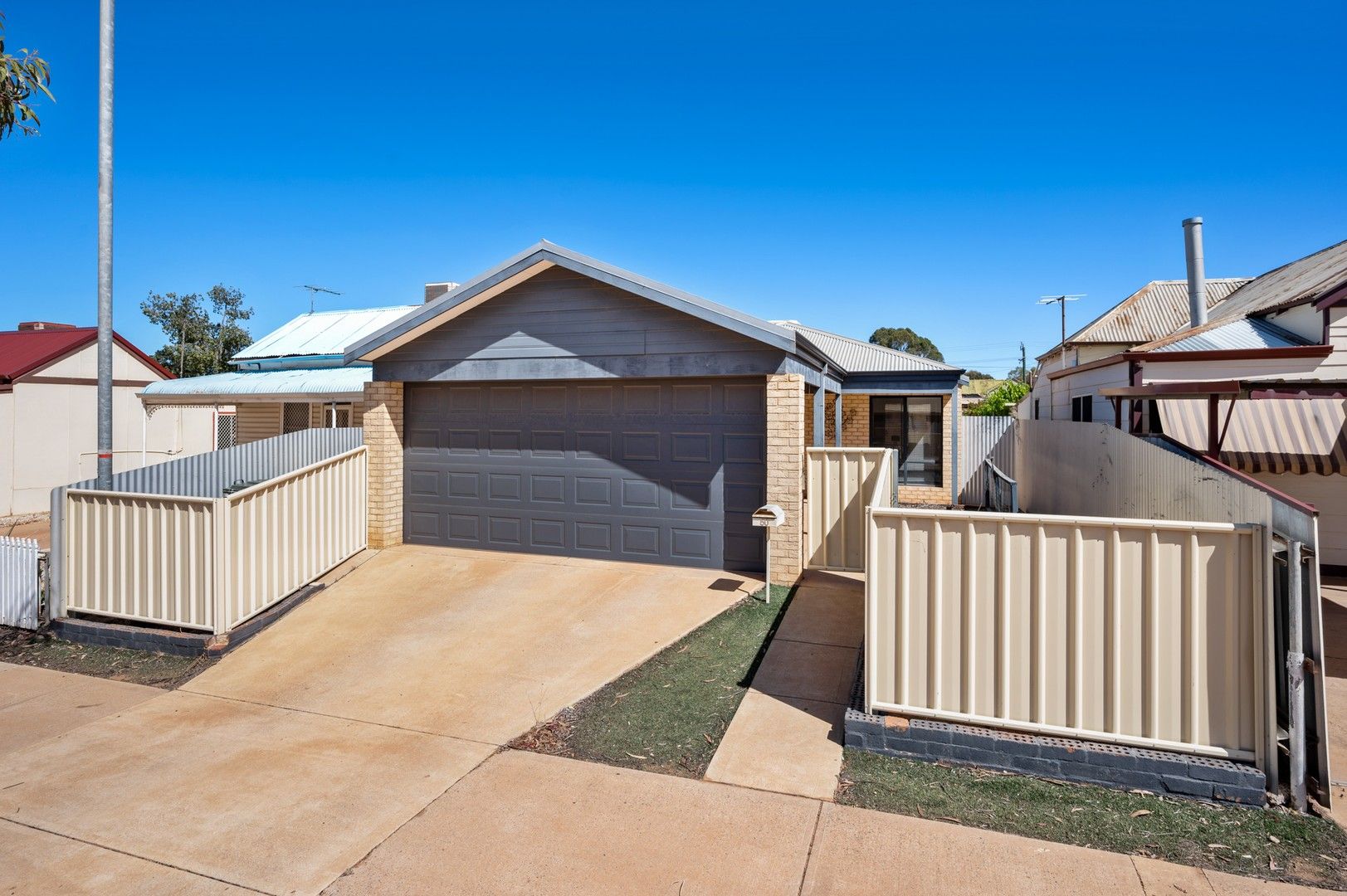 4 bedrooms House in 50 George Street KALGOORLIE WA, 6430