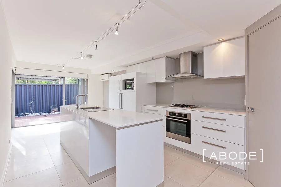 2/12 McNamara Way, Cottesloe WA 6011