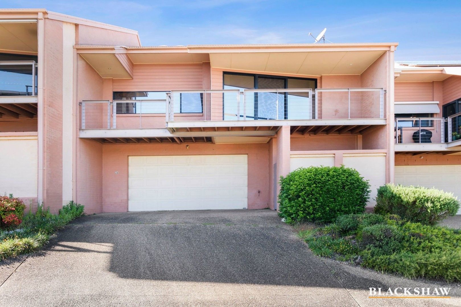 Townhouse in 26 Fairway View, CATALINA NSW, 2536