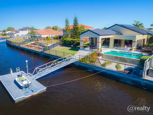 21 Bowsprit Crescent, Banksia Beach QLD 4507