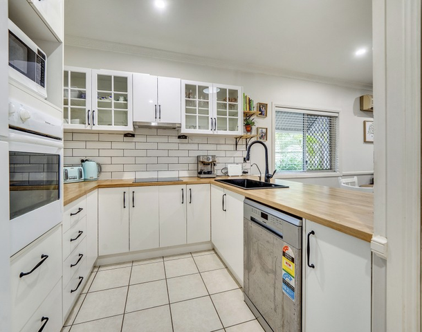 14 Hannam Crescent, Forest Lake QLD 4078