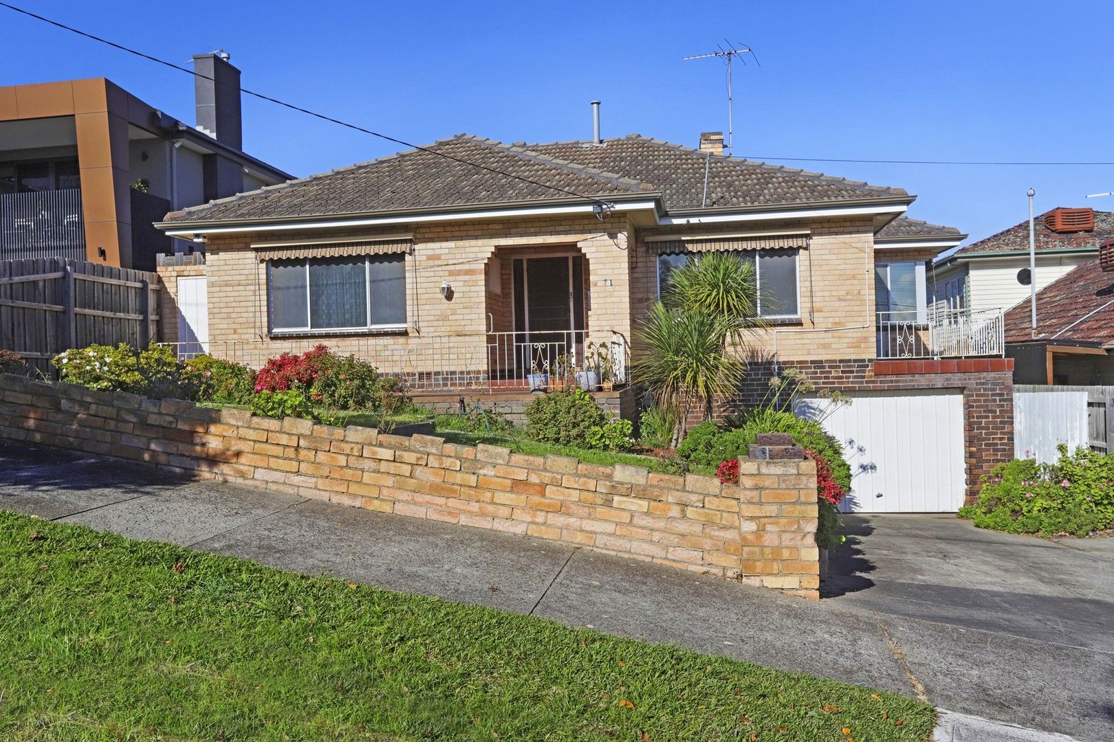3 bedrooms House in 71 Bolingbroke Street PASCOE VALE VIC, 3044