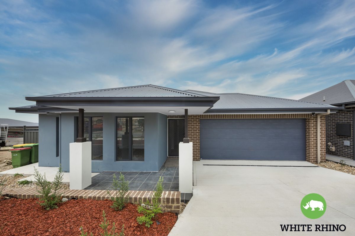 4 bedrooms House in 10 Crispin Grove GOOGONG NSW, 2620