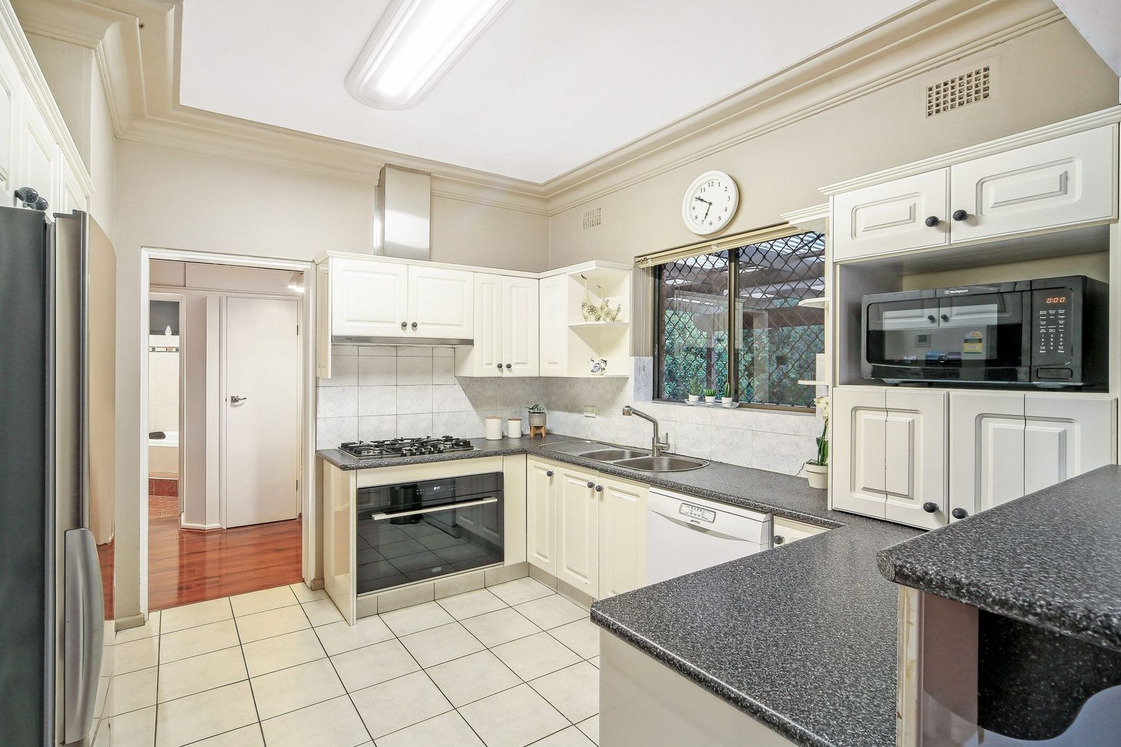 3 Spalding Crescent, Hurstville Grove NSW 2220, Image 2