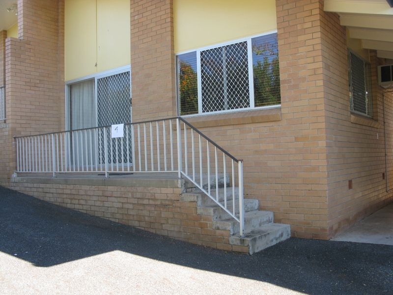 2 bedrooms Apartment / Unit / Flat in 4/7 Athelstane Street THE RANGE QLD, 4700