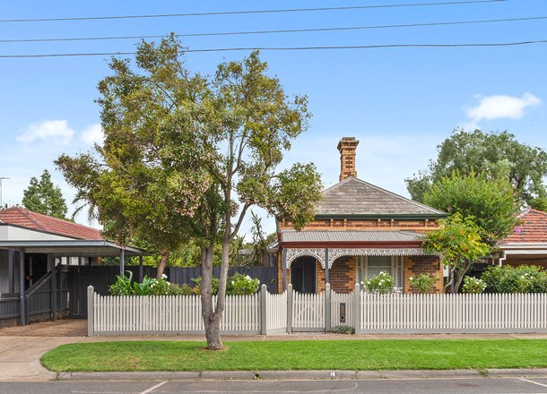 18 Vanberg Road, Essendon VIC 3040