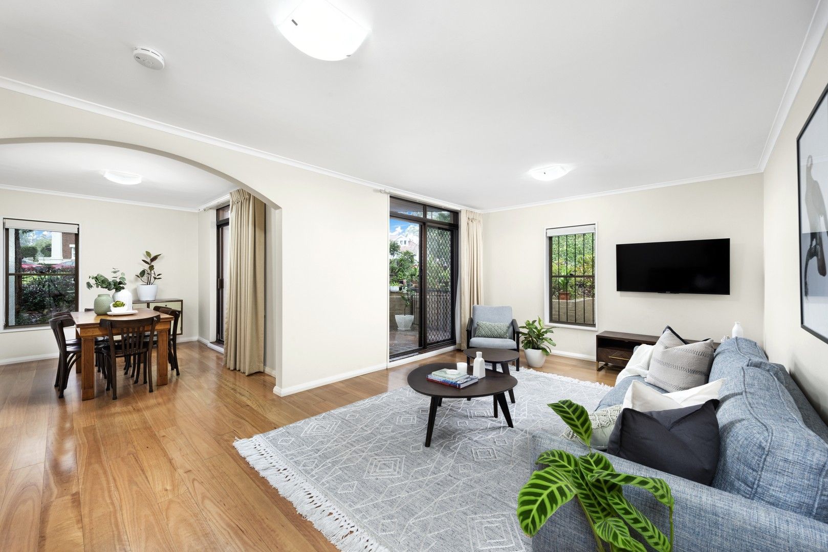 2 bedrooms Apartment / Unit / Flat in 4/250 Longueville Road LANE COVE NSW, 2066